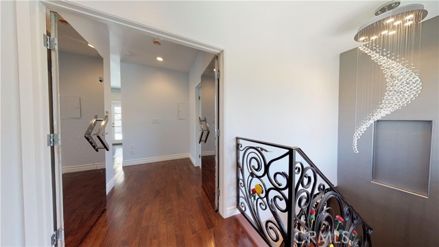 22500 N Summit Ridge Circle, Chatsworth CA: https://media.crmls.org/medias/8ae22895-d1fc-4f2d-9a18-c42fd280be7a.jpg