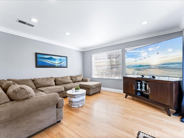 Detail Gallery Image 17 of 42 For 8871 Dorsett Dr, Huntington Beach,  CA 92646 - 4 Beds | 3 Baths