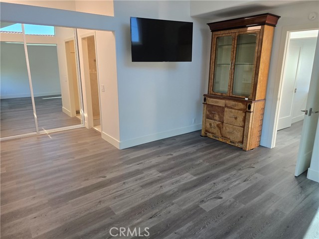 2524 Elden Avenue, Costa Mesa CA: https://media.crmls.org/medias/8ae2325b-aad6-405d-badc-b03dad1a3df8.jpg