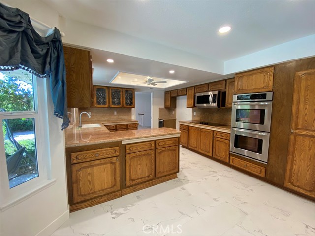 2072 Maverick Circle, La Verne CA: https://media.crmls.org/medias/8ae2850f-37df-4571-8cc4-25b3f91a042e.jpg