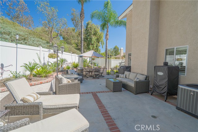 Detail Gallery Image 57 of 65 For 20019 Nutcracker Ct, Canyon Country,  CA 91351 - 4 Beds | 2/1 Baths