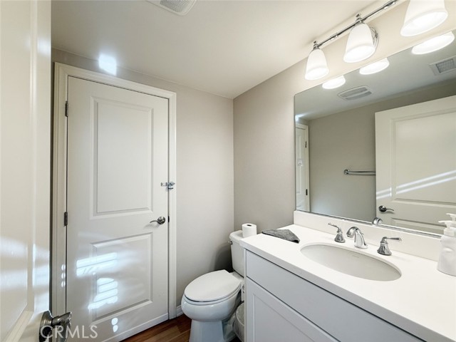 Detail Gallery Image 10 of 23 For 89 Thornhurst, Irvine,  CA 92620 - 2 Beds | 2/1 Baths