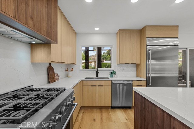 24201 Caris Street, Woodland Hills CA: https://media.crmls.org/medias/8ae59b2b-2d87-4d7a-93f8-2b04670559d6.jpg