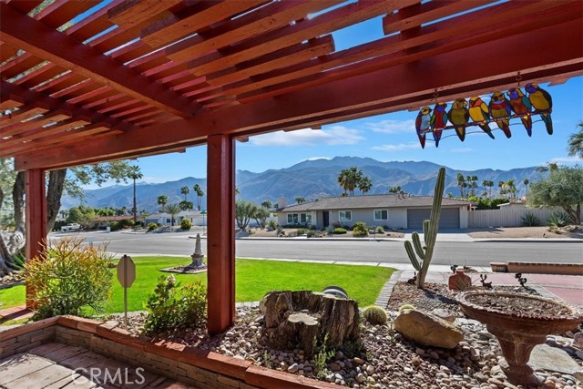 Detail Gallery Image 4 of 28 For 912 N Camino Condor, Palm Springs,  CA 92262 - 3 Beds | 2 Baths
