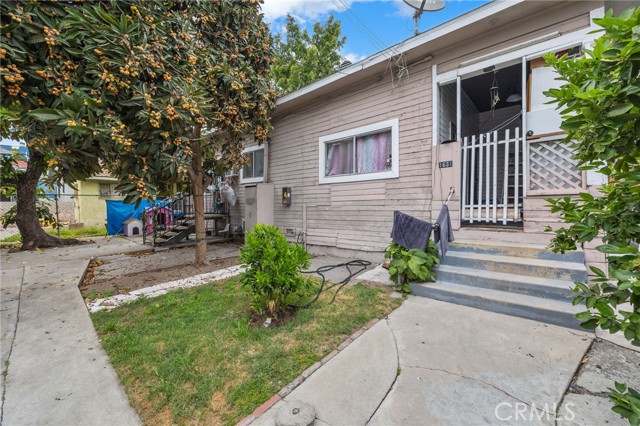 1631 W 11th Place, Los Angeles CA: https://media.crmls.org/medias/8ae656d0-f2fd-412d-ae06-26e0f26b712a.jpg