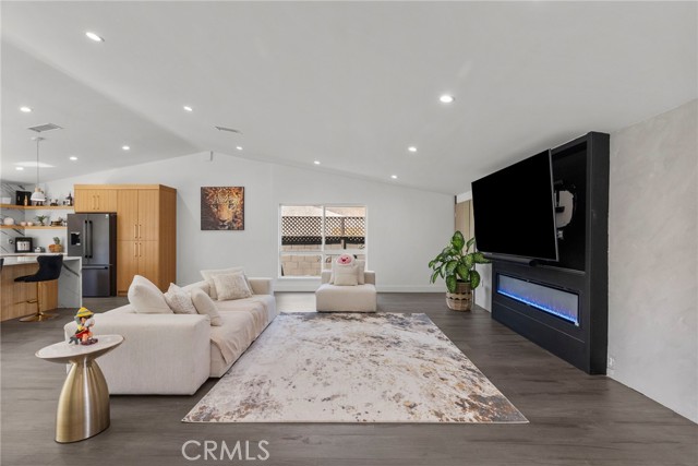 Detail Gallery Image 6 of 17 For 2282 Brentwood St, Simi Valley,  CA 93063 - 3 Beds | 2 Baths