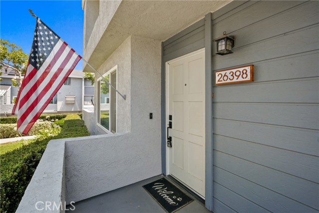 26398 Waterford Circle, Lake Forest CA: https://media.crmls.org/medias/8ae7e5ba-4c6e-49e5-ab0f-bda4f991a76d.jpg