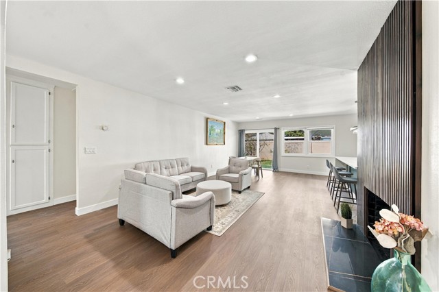 18745 Sunburst Street photo 6