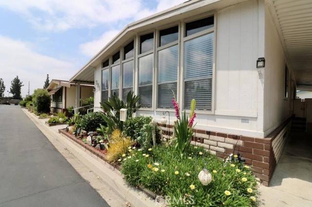 731 Glenlake Drive, Placentia CA: https://media.crmls.org/medias/8ae82b31-72bb-49b8-9759-444d79da2f3f.jpg