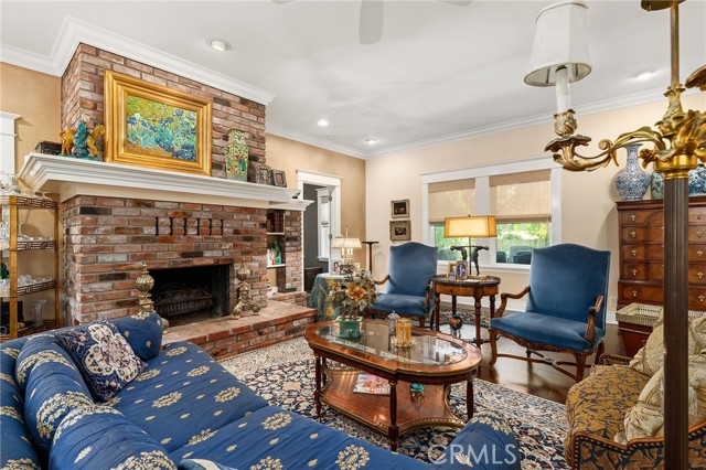2176 Bidwell Avenue, Chico CA: https://media.crmls.org/medias/8ae8adc6-7952-44ab-9a94-6530c906a109.jpg