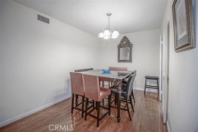 Detail Gallery Image 21 of 59 For 4950 Louise Ave #105,  Encino,  CA 91316 - 2 Beds | 2 Baths