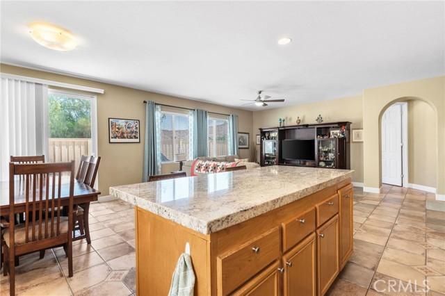 31960 Hollyhock Street, Lake Elsinore CA: https://media.crmls.org/medias/8ae8f136-dd0b-42ac-8ff4-cf1bd34cb27d.jpg