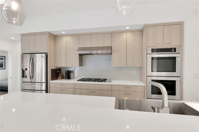 2712 N Beverly Glen Boulevard, Los Angeles CA: https://media.crmls.org/medias/8ae9217f-b277-4c99-95c8-4a728e9d2fd7.jpg