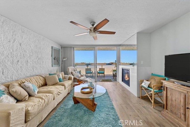 615 Esplanade, Redondo Beach CA: https://media.crmls.org/medias/8ae99ed0-6678-4920-b517-0cf54962db2e.jpg