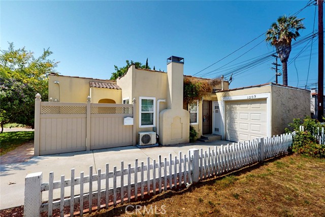 Detail Gallery Image 1 of 27 For 1203 Kenilworth Ave, Glendale,  CA 91202 - 1 Beds | 1 Baths
