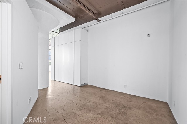 530 Molino Street, Los Angeles CA: https://media.crmls.org/medias/8aea526a-b203-402c-bae3-58bcf8aaad53.jpg