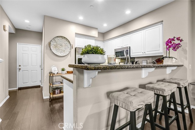 Detail Gallery Image 3 of 15 For 2245 Rolling River Ln #2,  Simi Valley,  CA 93063 - 3 Beds | 3 Baths