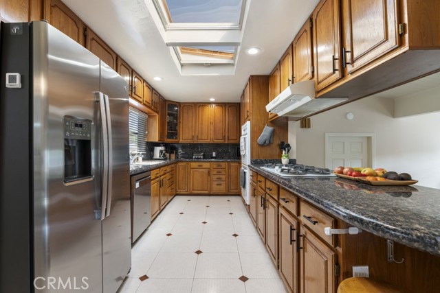 Detail Gallery Image 7 of 32 For 1754 W 242nd Pl, Torrance,  CA 90501 - 4 Beds | 3 Baths