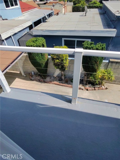 Detail Gallery Image 5 of 8 For 1919 W 82nd St, Los Angeles,  CA 90047 - 3 Beds | 2/1 Baths