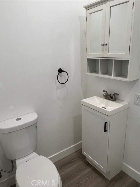 Detail Gallery Image 6 of 10 For 19849 Gresham St, Northridge,  CA 91324 - 1 Beds | 1 Baths