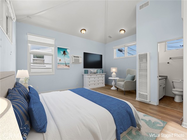 2108 Grandview Avenue, Manhattan Beach CA: https://media.crmls.org/medias/8aecc5f7-425f-43f4-a125-5a155a26f892.jpg