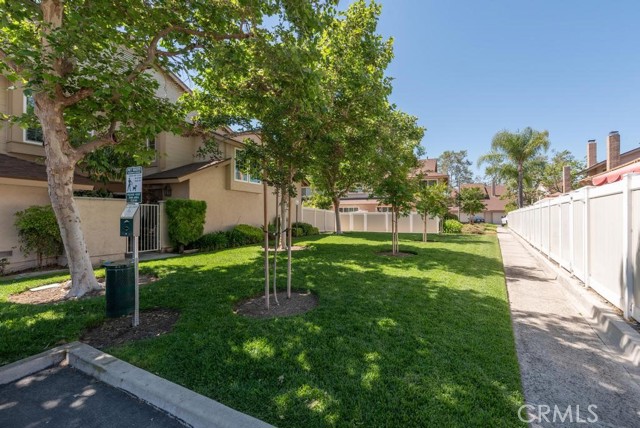 25181 Chestnutwood, Lake Forest CA: https://media.crmls.org/medias/8aeccce0-b762-466c-b3cc-dfd56455fc82.jpg