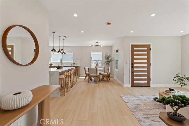 213 N Flower Street, Orange CA: https://media.crmls.org/medias/8aed597b-ad68-4774-b82a-295b784cb929.jpg