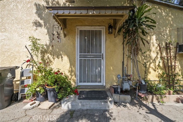 11744 Welby Way, North Hollywood CA: https://media.crmls.org/medias/8aed9fc4-af50-479c-a812-2890dd6a8aab.jpg
