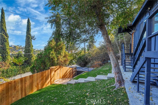 Detail Gallery Image 2 of 18 For 2147 Vestal Ave, Los Angeles,  CA 90026 - 2 Beds | 1 Baths