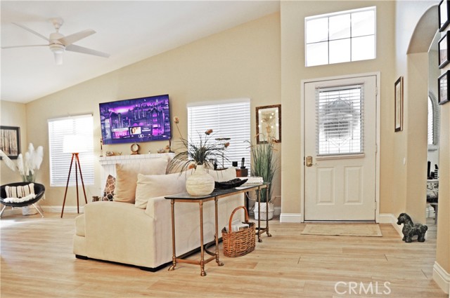 5976 Spanish Trail, Banning CA: https://media.crmls.org/medias/8aee620f-d276-4af3-ba6e-e0ac5cb0fe54.jpg