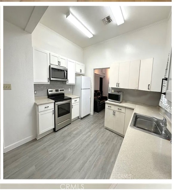 Detail Gallery Image 3 of 7 For 136 N K, Needles,  CA 92363 - 2 Beds | 1 Baths