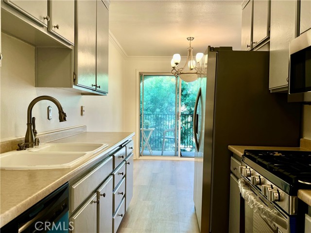 Detail Gallery Image 8 of 42 For 3010 Montrose #33,  La Crescenta,  CA 91214 - 1 Beds | 1 Baths