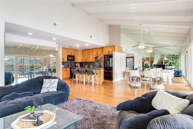 Detail Gallery Image 21 of 50 For 22196 Treasure Island, Canyon Lake,  CA 92587 - 2 Beds | 2 Baths