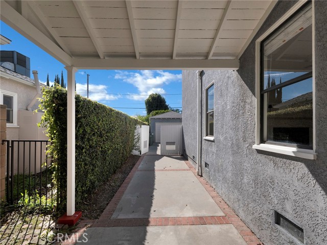 Detail Gallery Image 47 of 55 For 345 S Beachwood Dr, Burbank,  CA 91506 - 5 Beds | 3 Baths