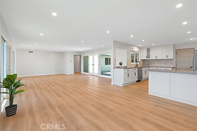 Detail Gallery Image 9 of 54 For 4021 via Manzana, San Clemente,  CA 92673 - 4 Beds | 2/1 Baths