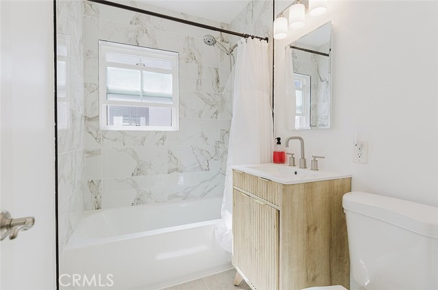 Detail Gallery Image 11 of 23 For 13842 Hamlin St, Van Nuys,  CA 91401 - 3 Beds | 2 Baths