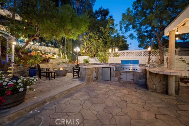 Detail Gallery Image 42 of 55 For 17101 Gledhill St, Northridge,  CA 91325 - 5 Beds | 3/1 Baths