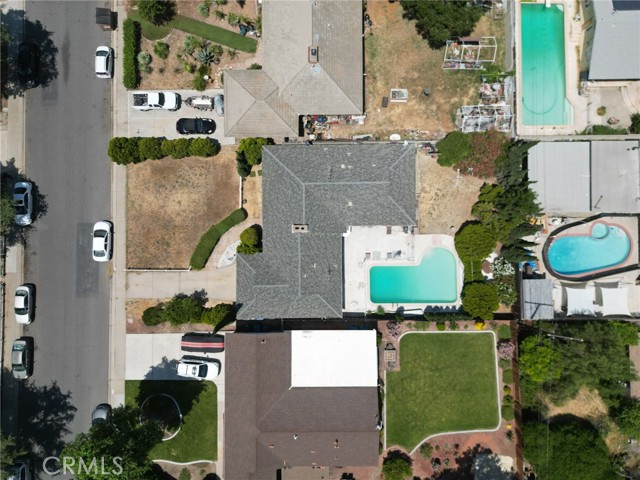 319 E Deodar Street, Ontario CA: https://media.crmls.org/medias/8af3cd3d-c1b7-4803-9a53-3f604d0a0084.jpg