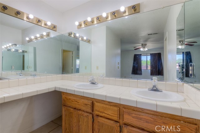 90 Segura Drive, Oroville CA: https://media.crmls.org/medias/8af3f295-6d32-43e2-918f-1586ae24f93f.jpg