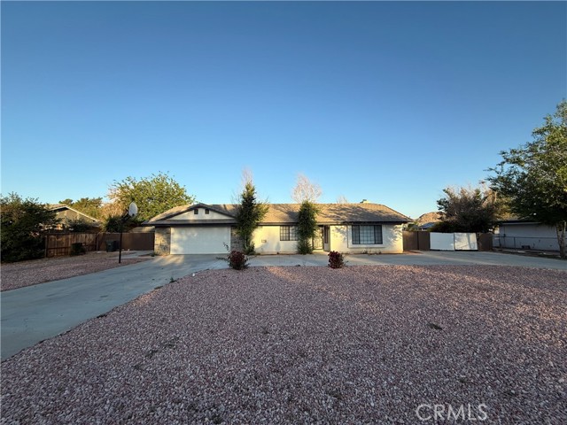 Detail Gallery Image 2 of 33 For 15332 Tuscola Rd, Apple Valley,  CA 92307 - 5 Beds | 3 Baths