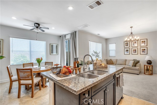 15730 Moonflower Avenue, Chino CA: https://media.crmls.org/medias/8af59410-724c-413e-aaa9-3da93bab4f4d.jpg