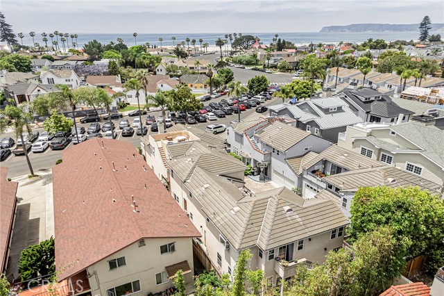1034 Isabella Avenue, Coronado CA: https://media.crmls.org/medias/8af5c71f-16cc-4e6c-b6d0-b1ce17e78e6c.jpg