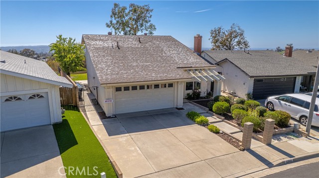 22911 Via Santiago, Mission Viejo CA: https://media.crmls.org/medias/8af6107d-3d68-47e8-80b9-4e9da8c02ca8.jpg