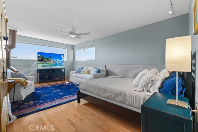 1800 Highland Avenue, Manhattan Beach CA: https://media.crmls.org/medias/8af621ad-ed56-4f6d-9458-7faccd9dd2b9.jpg