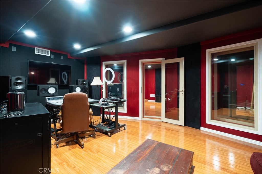 MLS #GD26135343 image #36