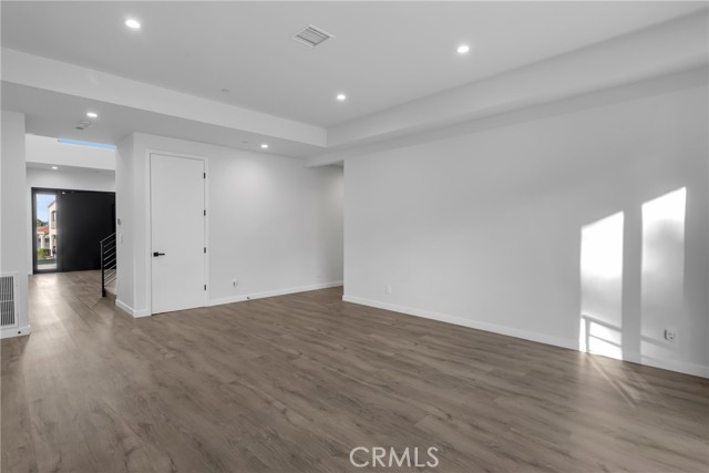 5196 Orange Place, Los Angeles CA: https://media.crmls.org/medias/8af6e683-0819-490c-a067-37cd01e1ac6f.jpg