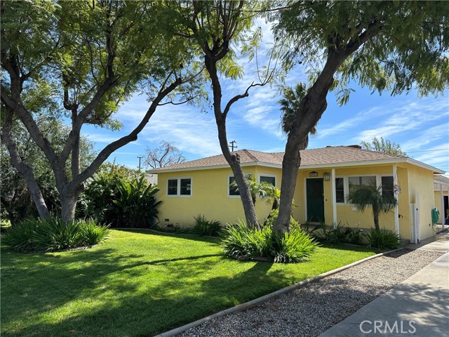 Detail Gallery Image 2 of 22 For 4981 Lincoln Ave, Chino,  CA 91710 - 3 Beds | 1/1 Baths