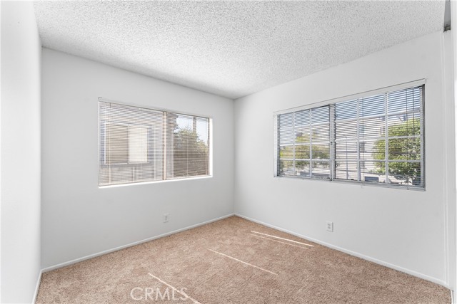 9346 Van Nuys, 1 photo 11