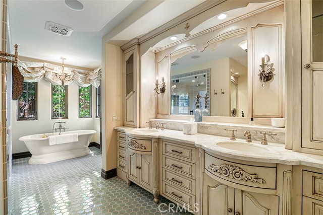 28087 North Shore Road, Lake Arrowhead CA: https://media.crmls.org/medias/8afa8abf-32c9-42c4-a46a-89dd701c7427.jpg