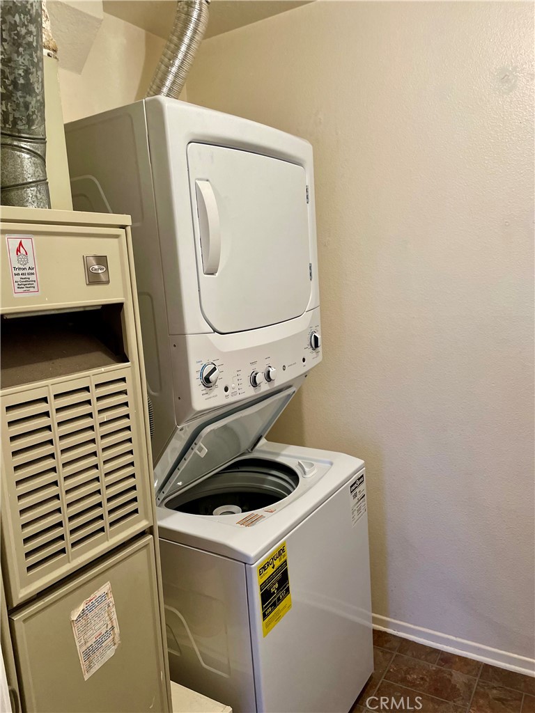 https://media.crmls.org/medias/8afa97f8-7d99-4605-9549-e542be93d9fb.jpg?preset=X-Large